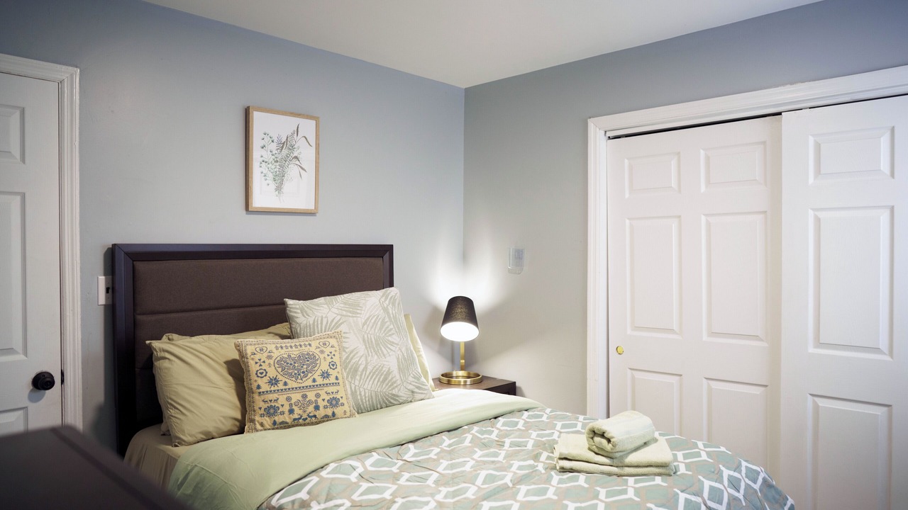 Photo of Bedroom in Arverne