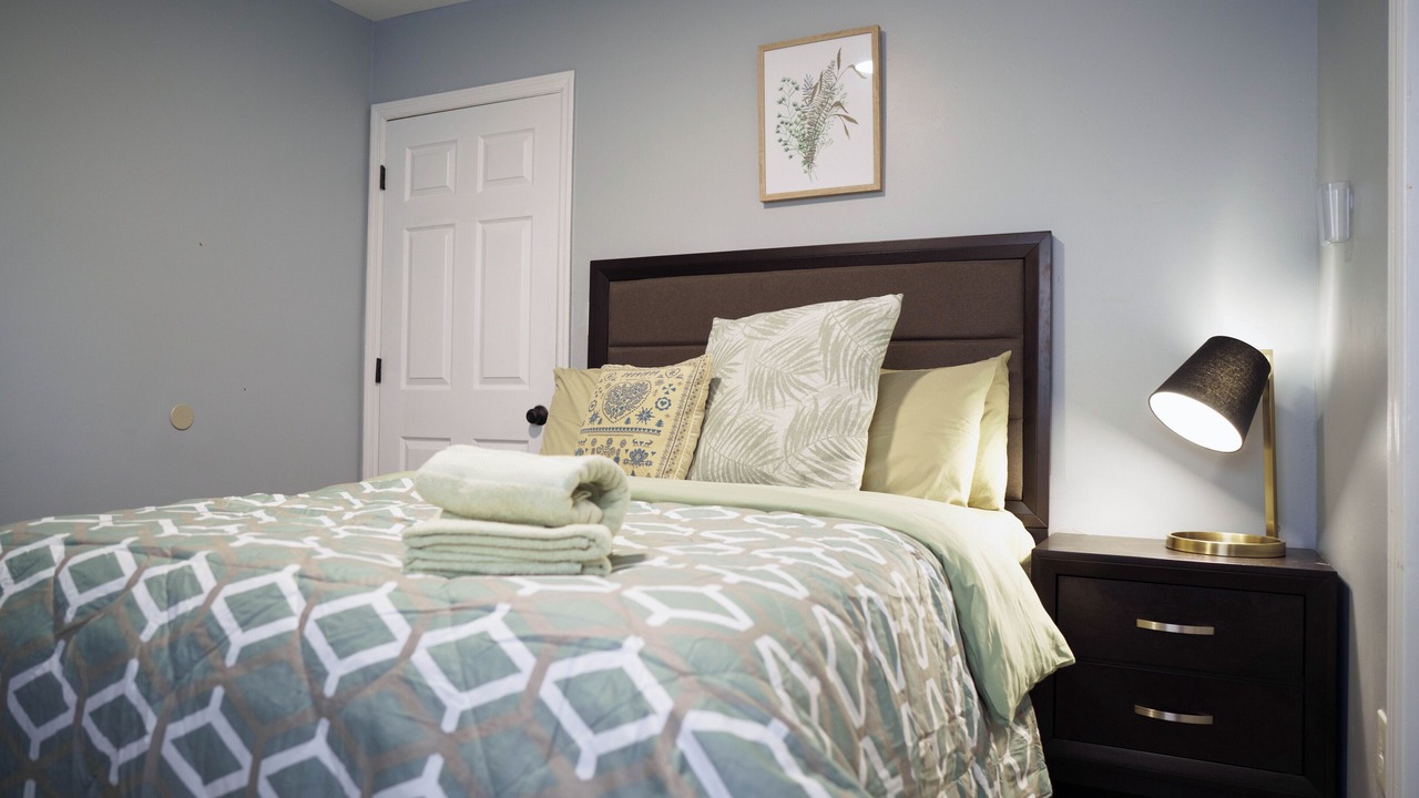 Photo of Bedroom in Arverne