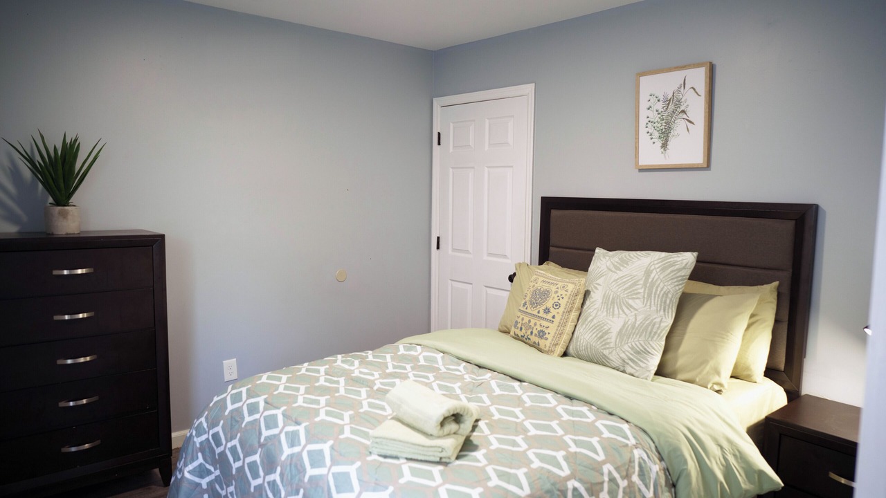 Photo of Bedroom in Arverne