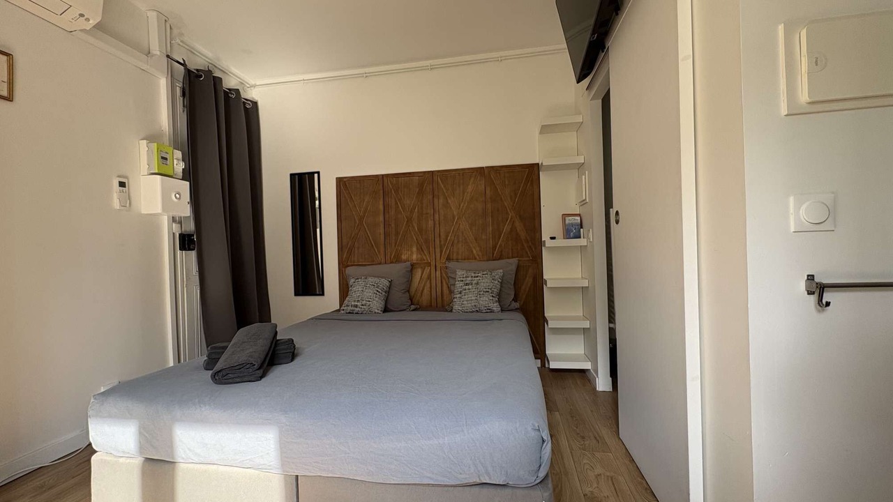 Photo of Bedroom in Sceaux
