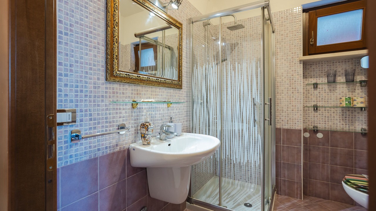 Photo of Bathroom in Sandra