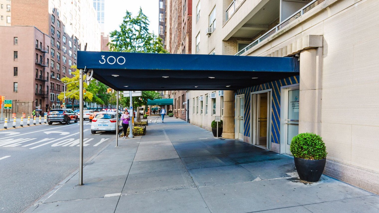 Photo of Outdoor in Sutton Place