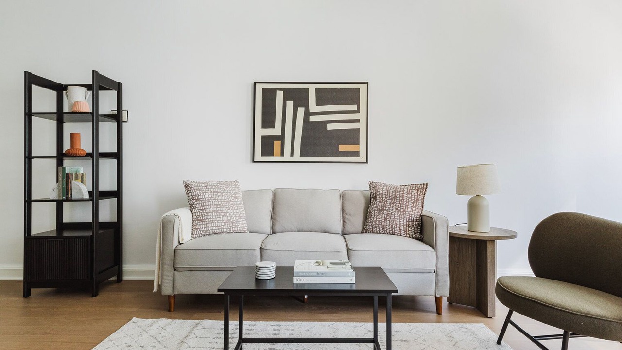 Photo of Livingroom in Sutton Place