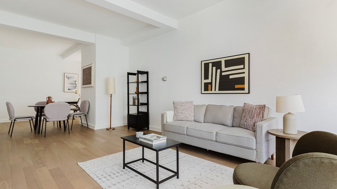 Photo of Livingroom in Sutton Place