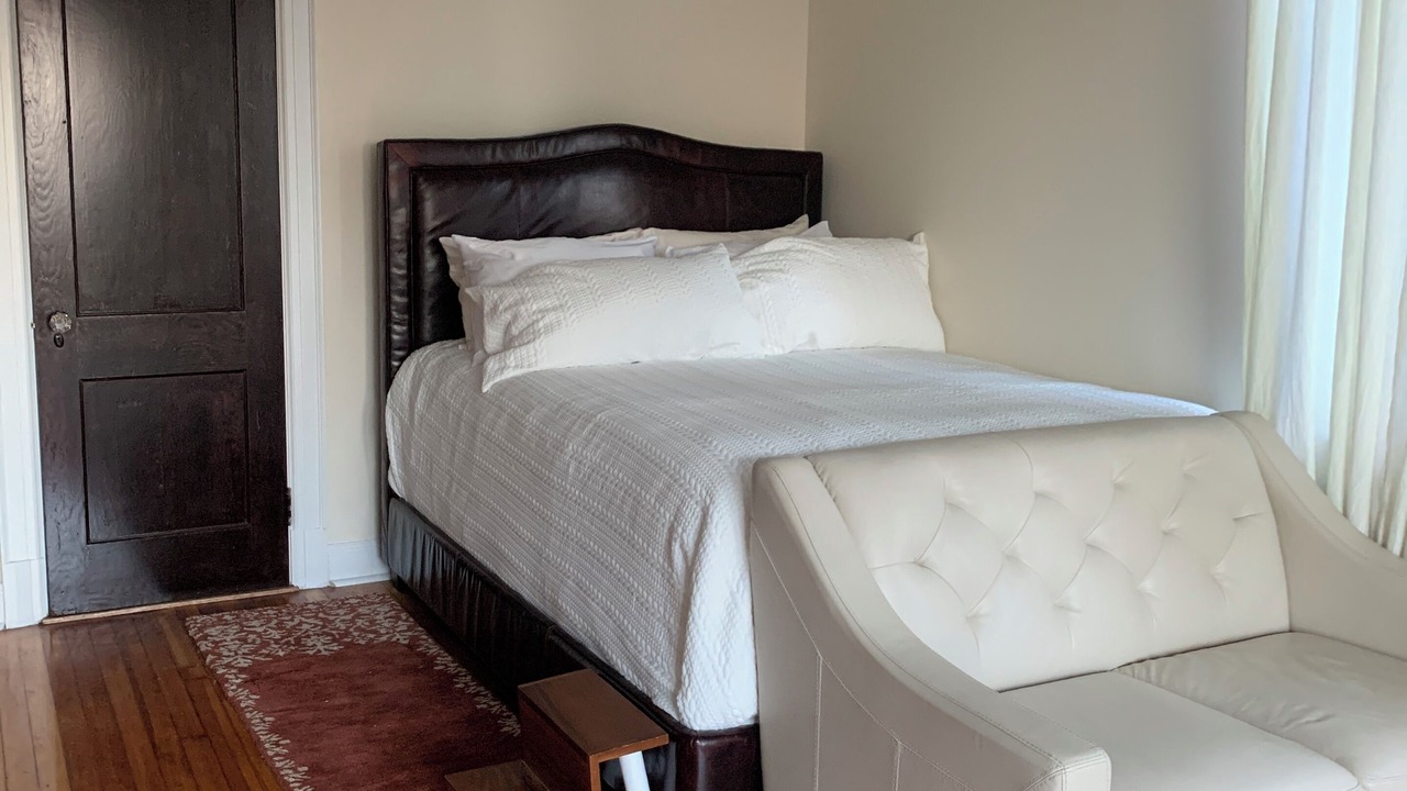 Photo of Bedroom in Tompkinsville