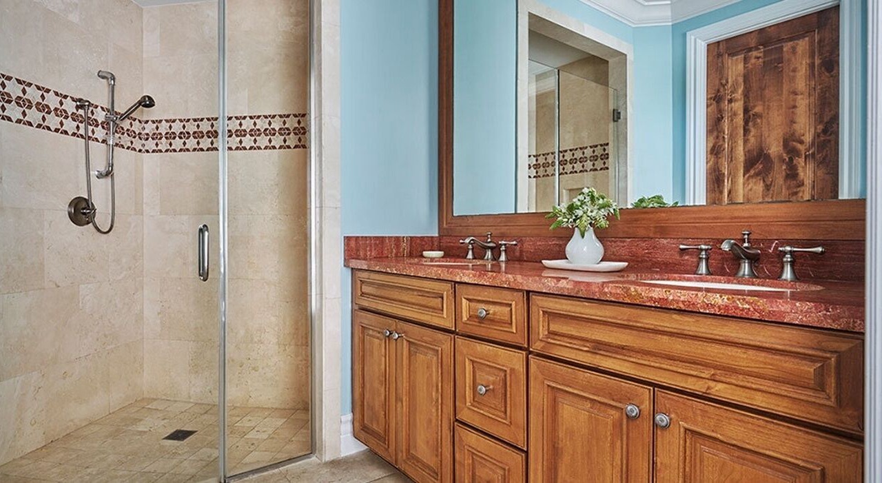 Photo of Bathroom in Rokers Point