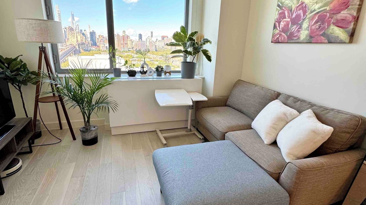 Photo of Livingroom in Hunters Point