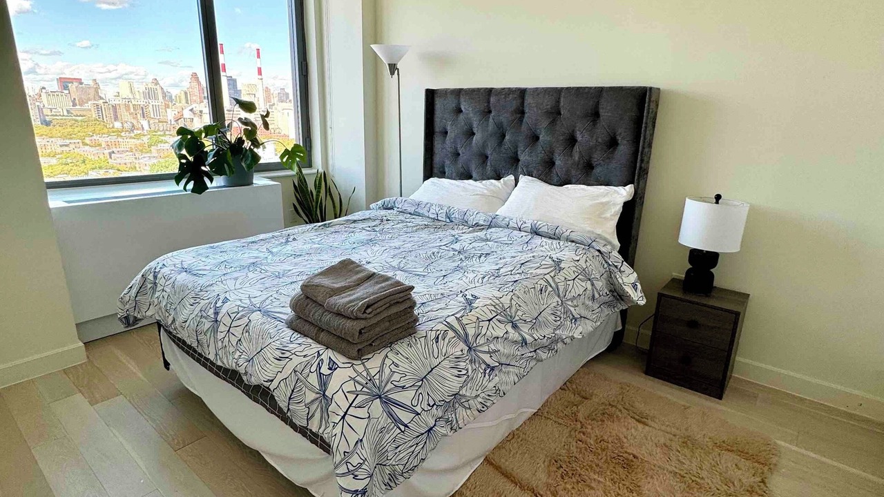 Photo of Bedroom in Hunters Point