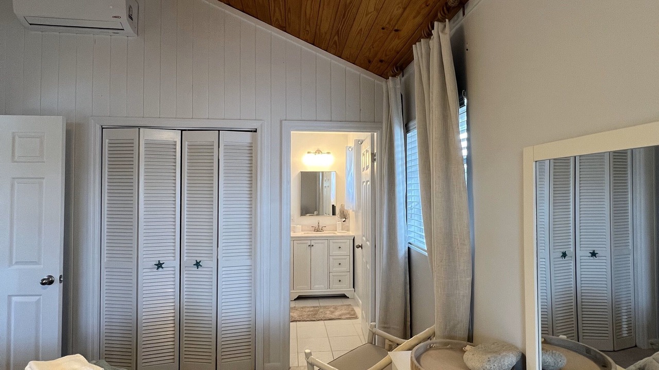 Photo of Bedroom in Treasure Cay