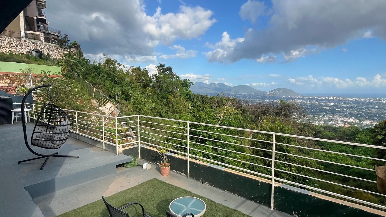 Photo of Patio Balcony in Saint Andrew