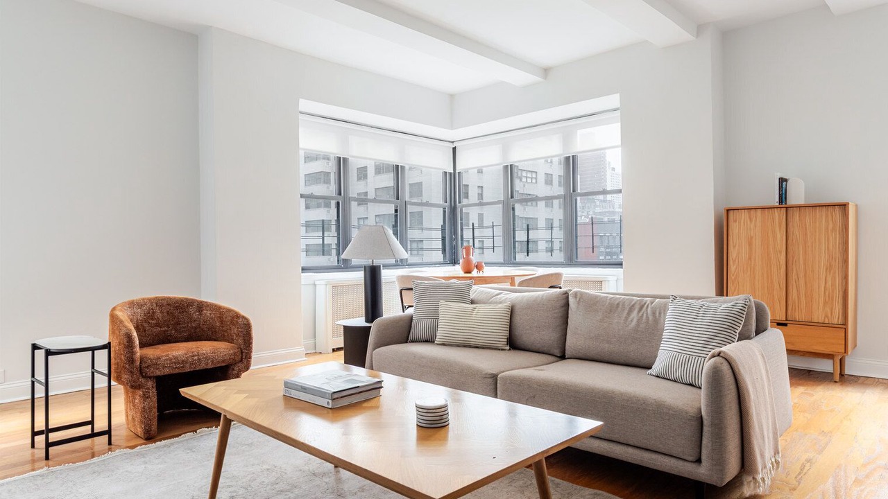 Photo of Livingroom in Sutton Place