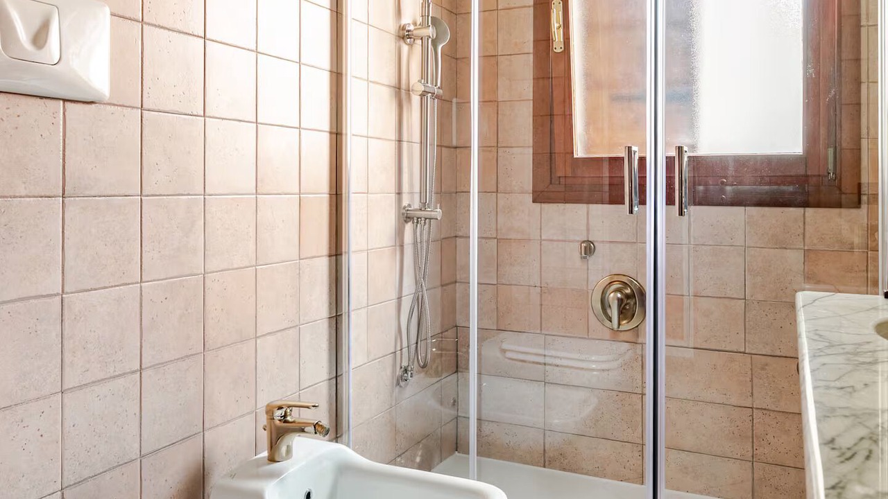 Photo of Bathroom in Longa