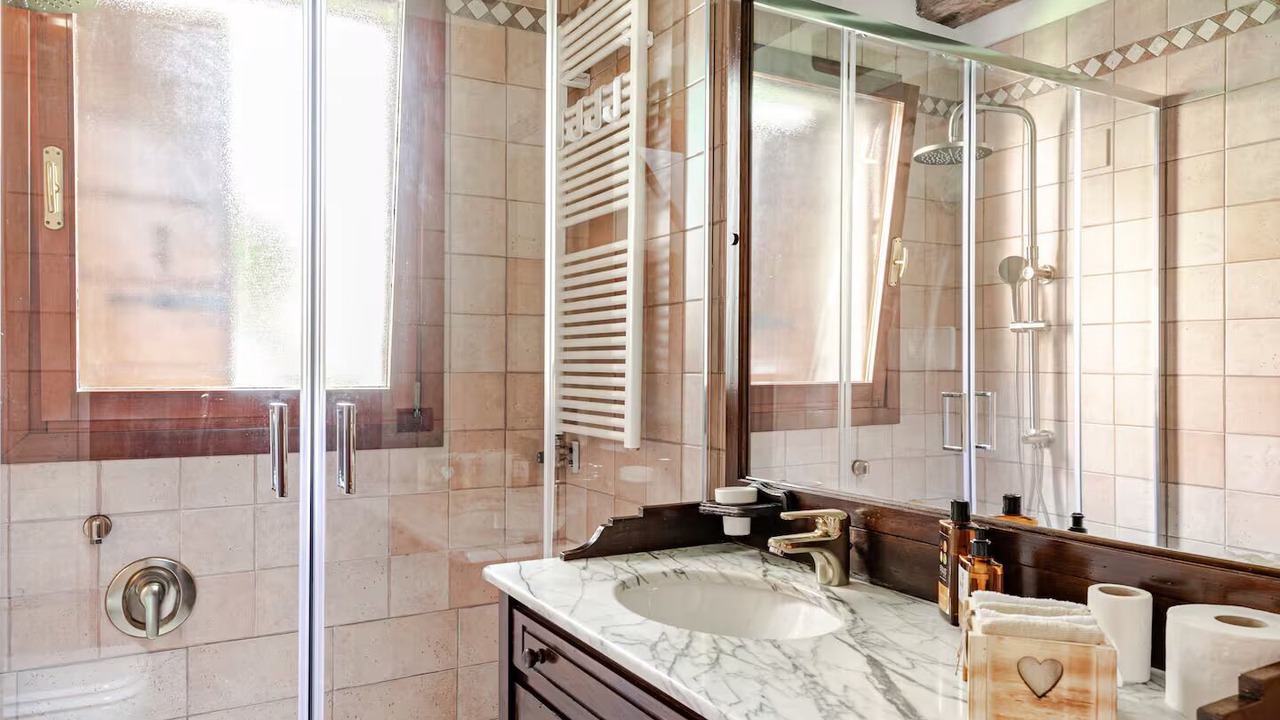 Photo of Bathroom in Longa