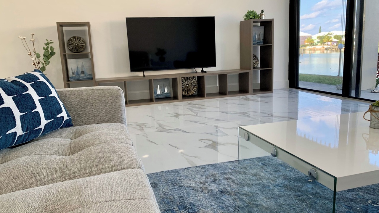 Photo of Livingroom in Bahamia West