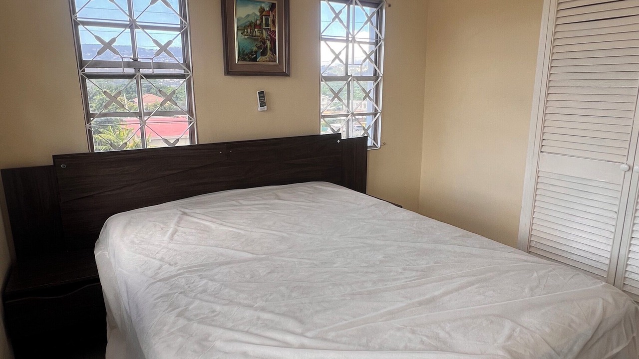 Photo of Bedroom in Pembroke Hall
