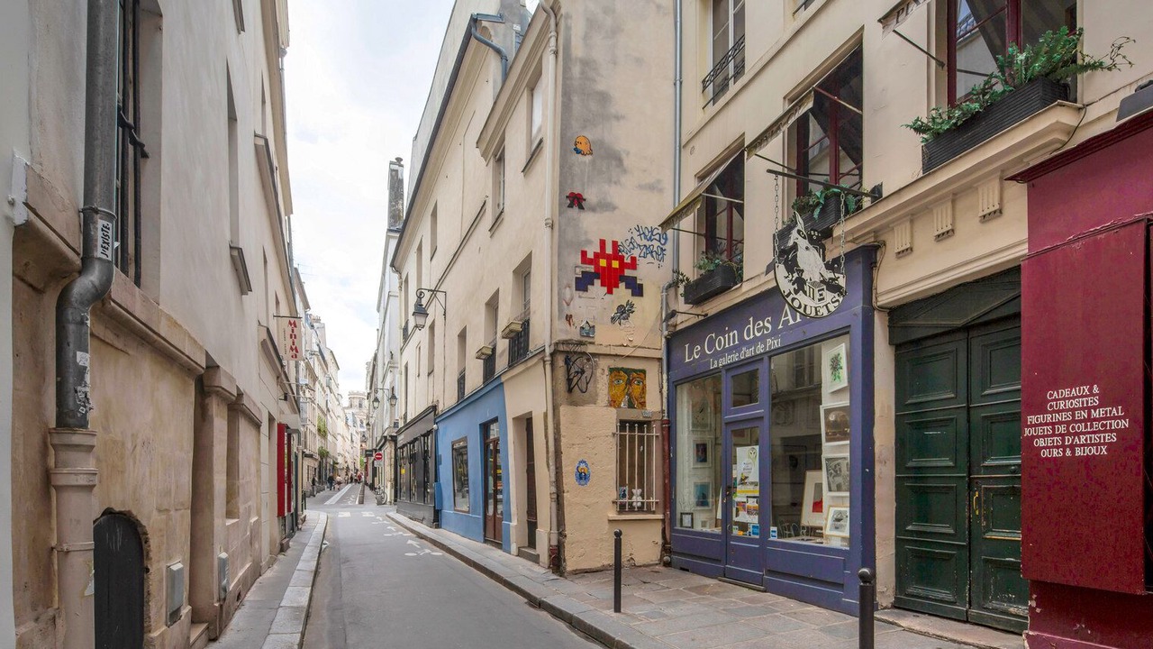 Photo of Others in Saint-Germain-des-Pres