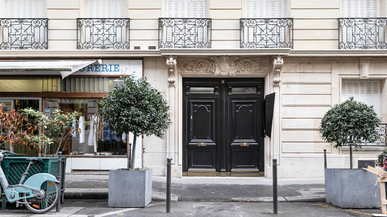 Photo of Outdoor in Champs-Elysees