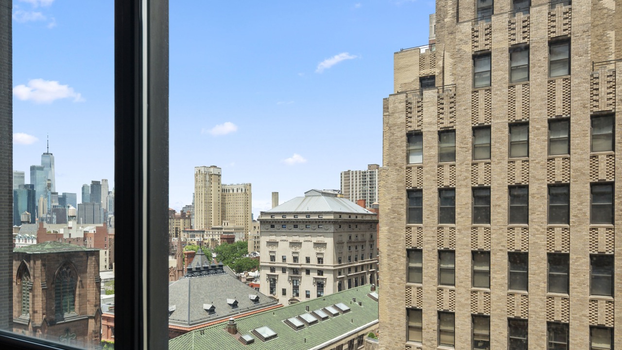 Photo of Others in Brooklyn Heights