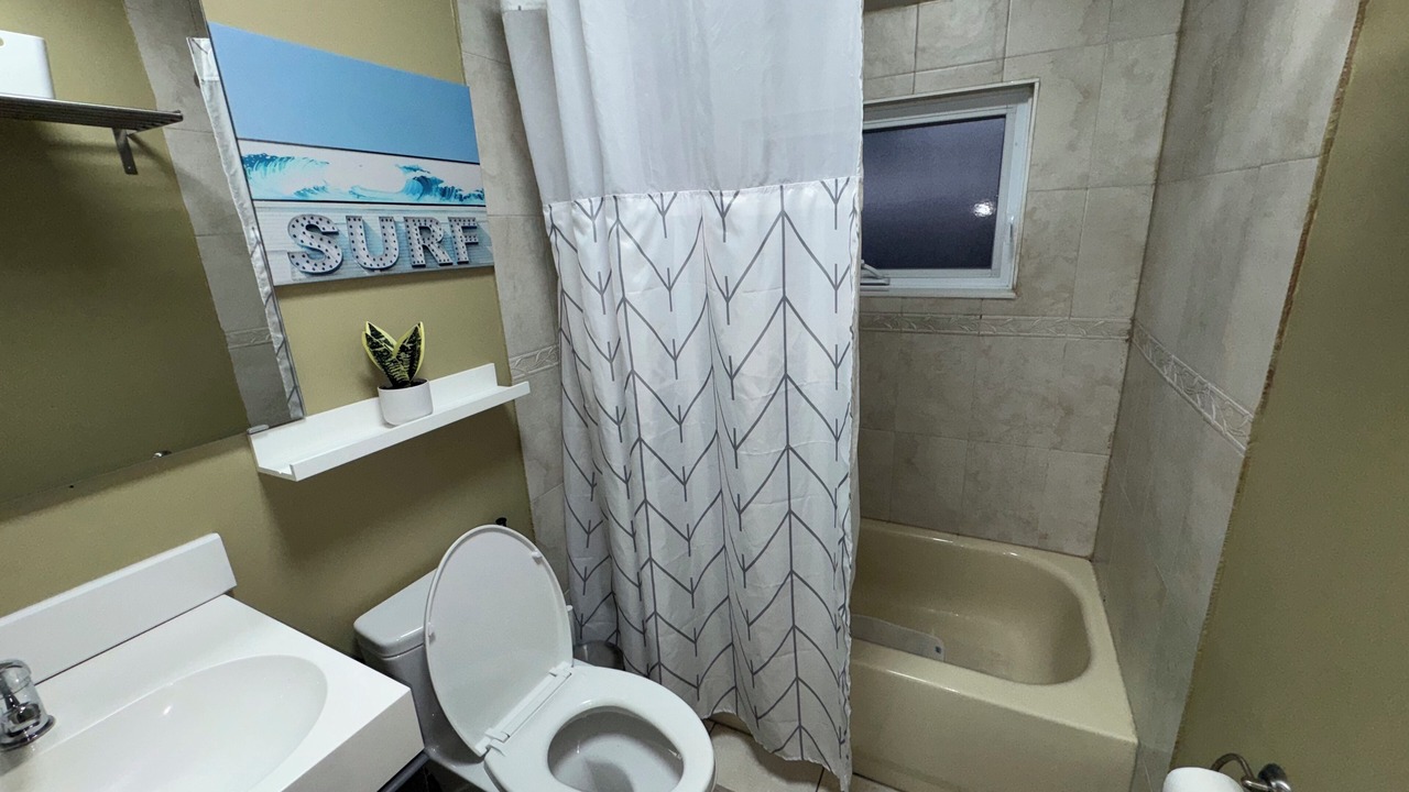 Photo of Bathroom in Mariners Harbor