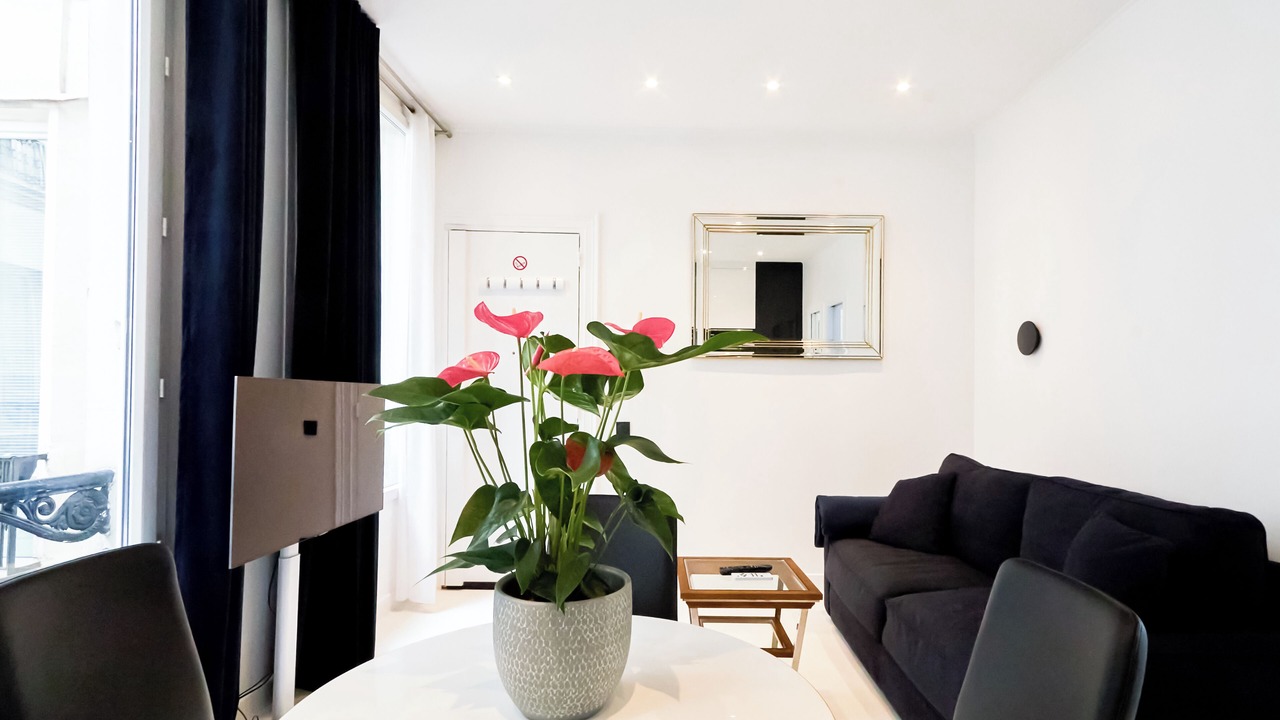 Photo of Livingroom in Champs-Elysees