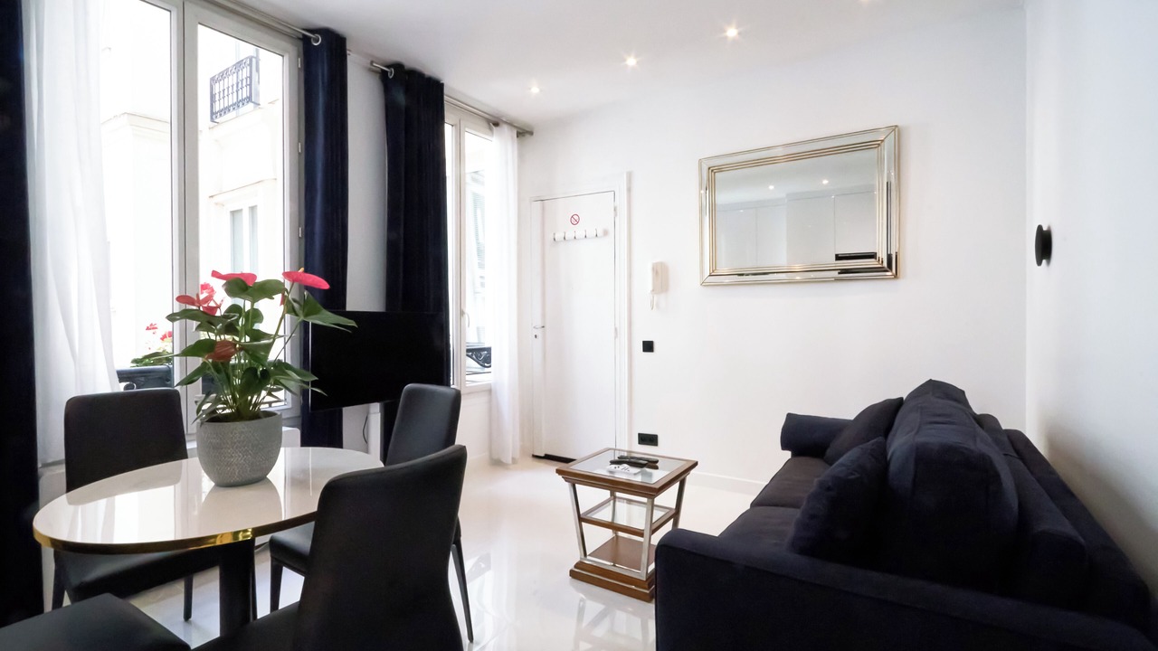 Photo of Livingroom in Champs-Elysees