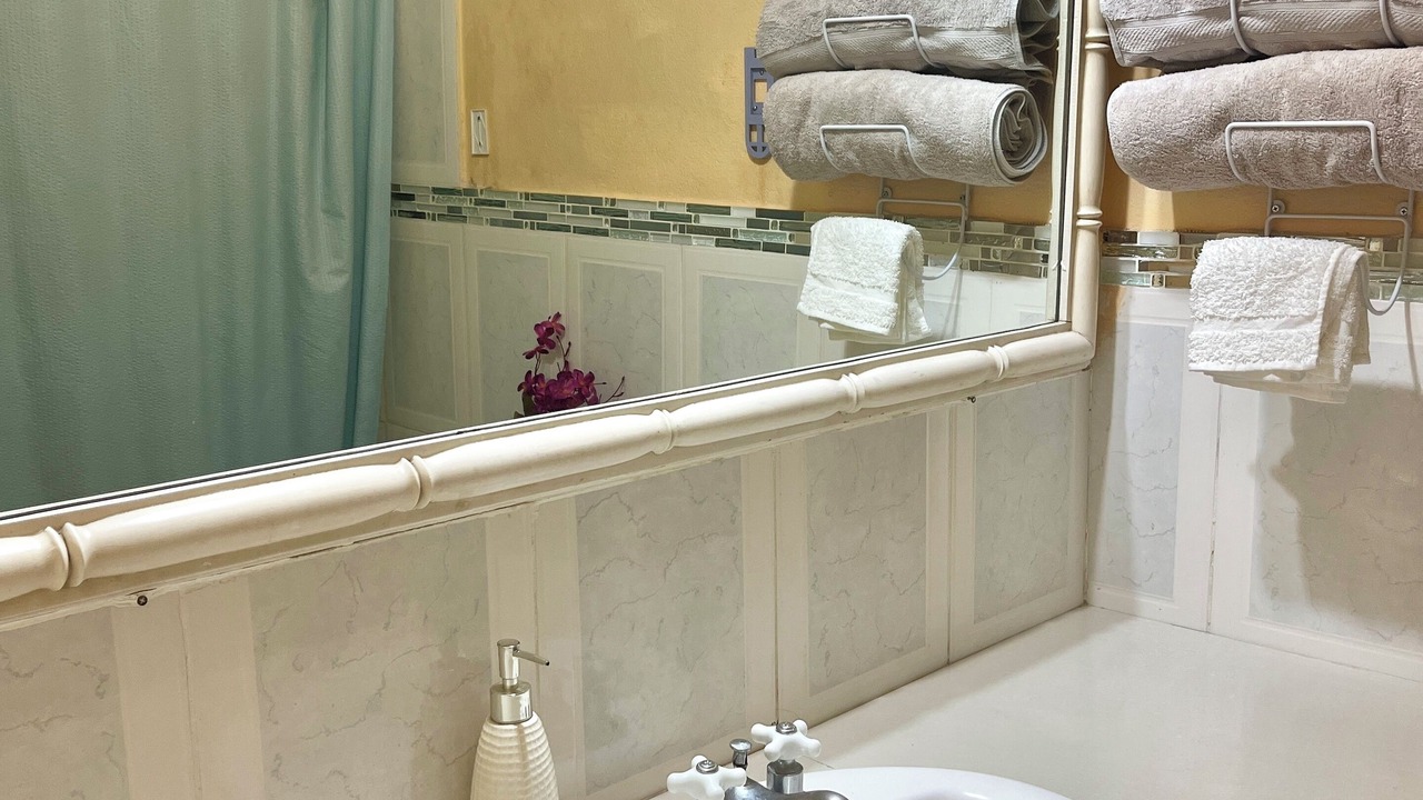 Photo of Bathroom in Mona Heights