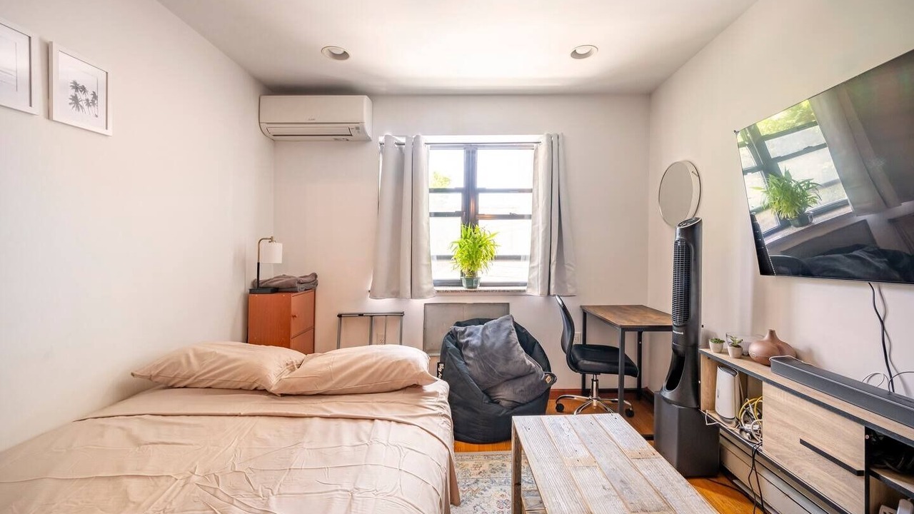 Photo of Bedroom in Queens