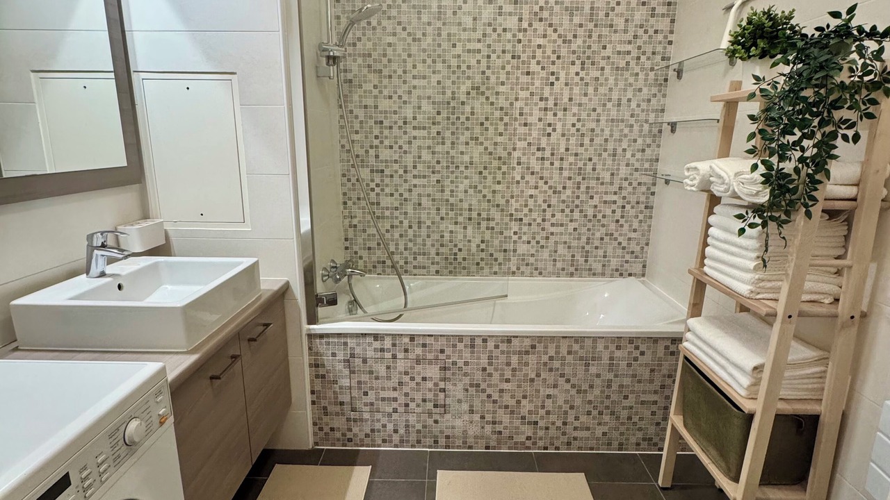 Photo of Bathroom in Le Plessis-Robinson