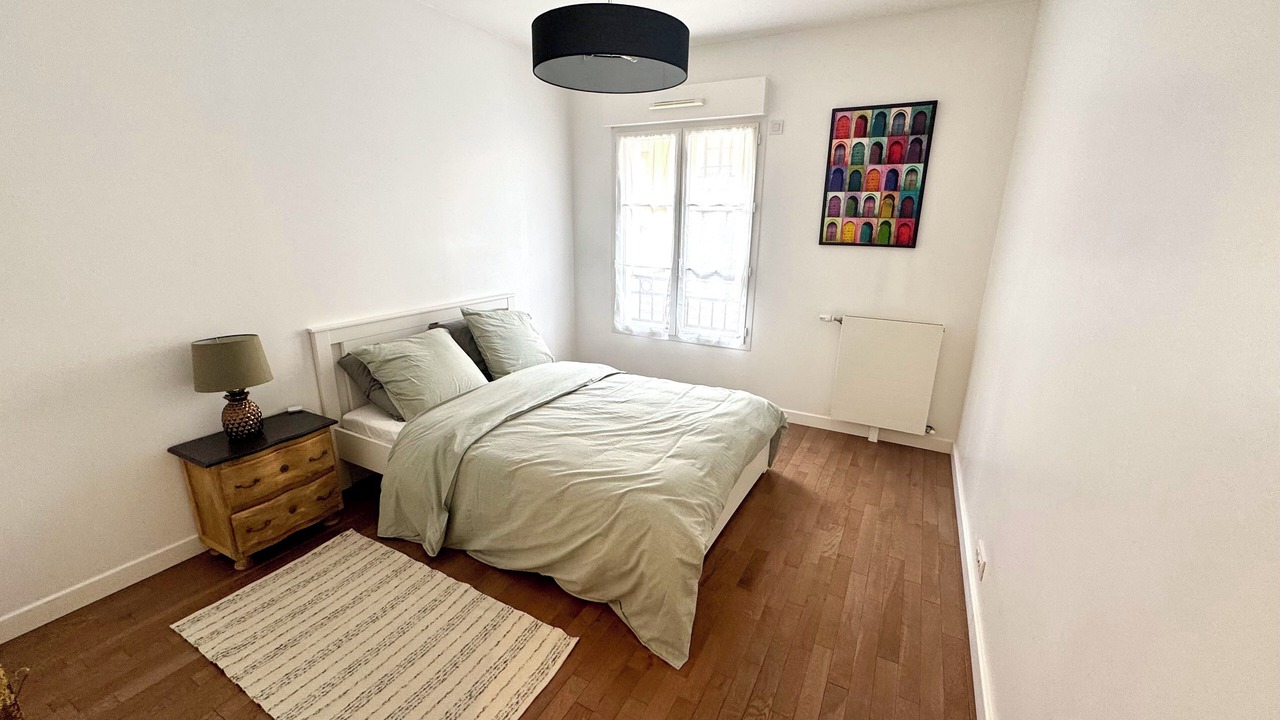 Photo of Bedroom in Le Plessis-Robinson