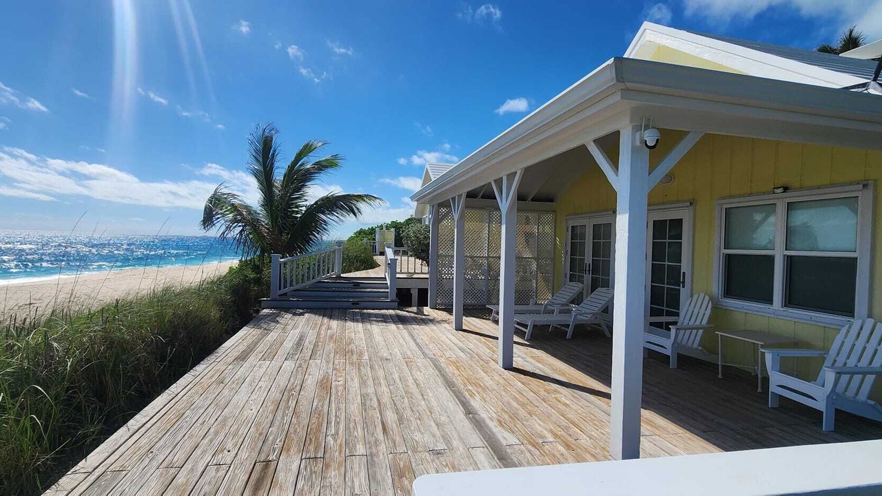 Photo of Patio Balcony in Hope Town