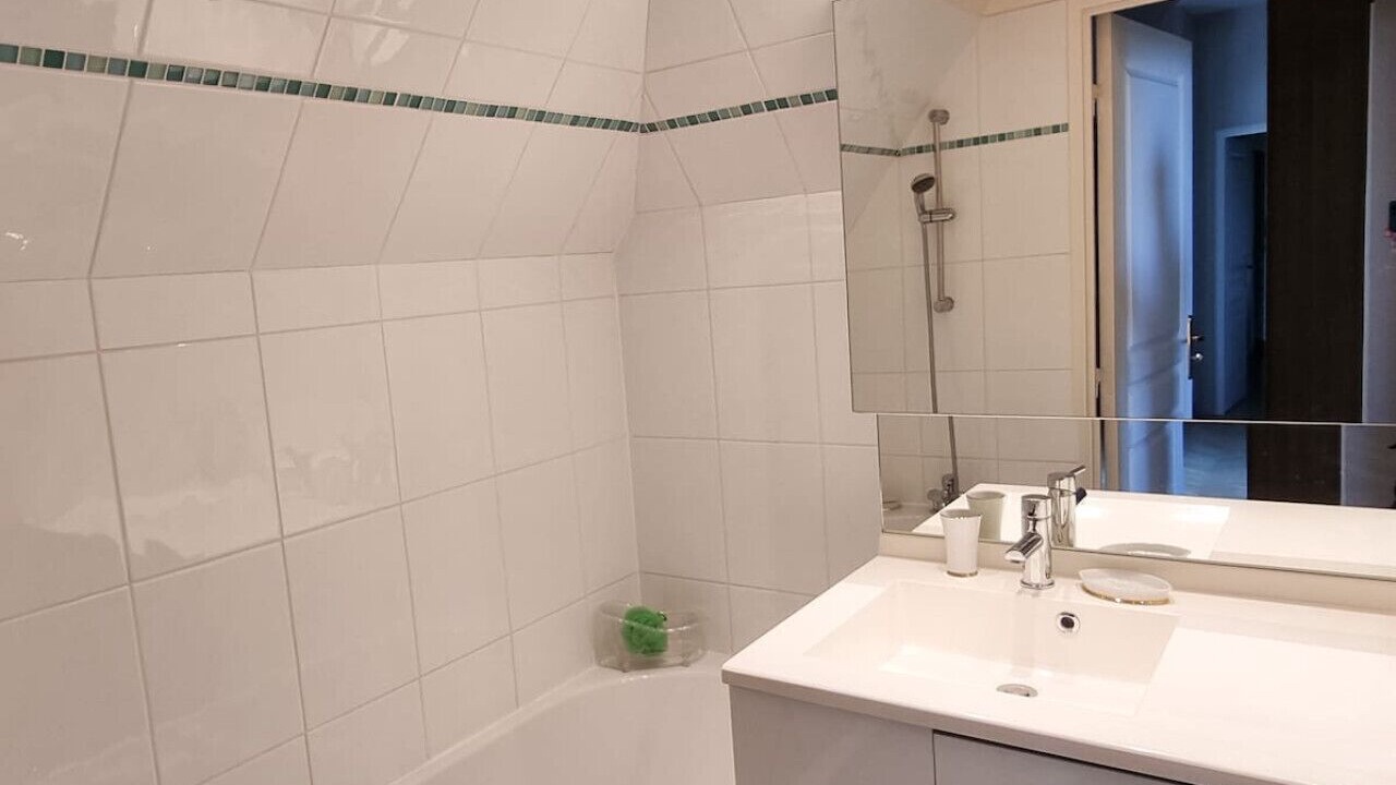 Photo of Bathroom in Le Plessis-Robinson