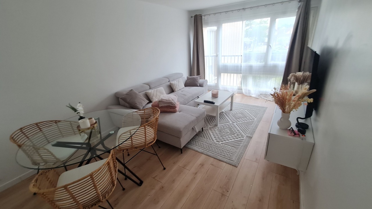 Photo of Livingroom in Livry-Gargan