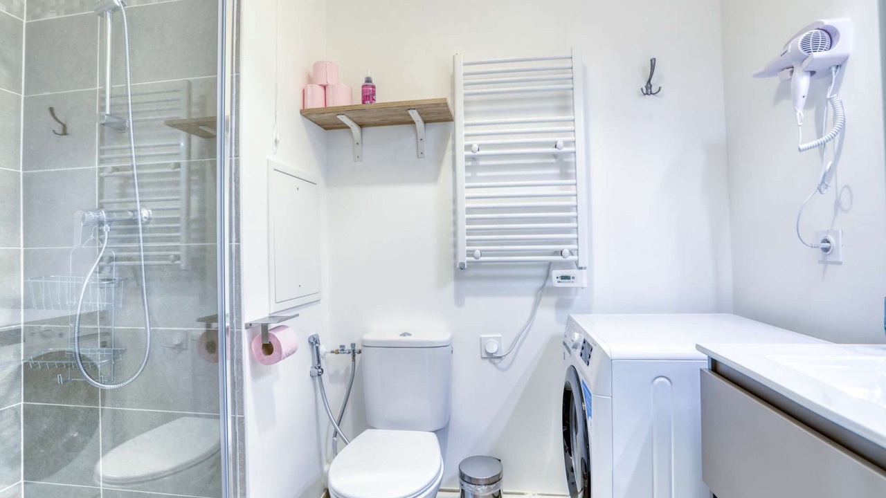Photo of Bathroom in Le Blanc-Mesnil