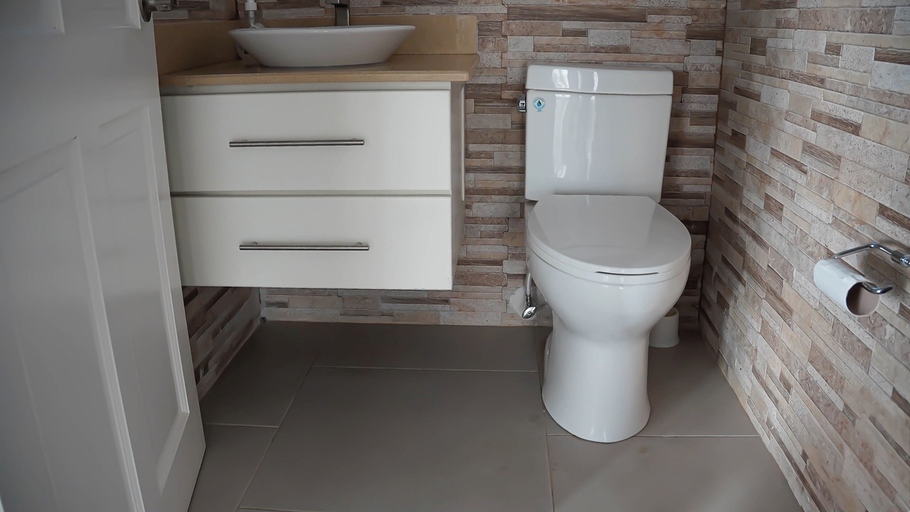 Photo of Bathroom in Whitehouse
