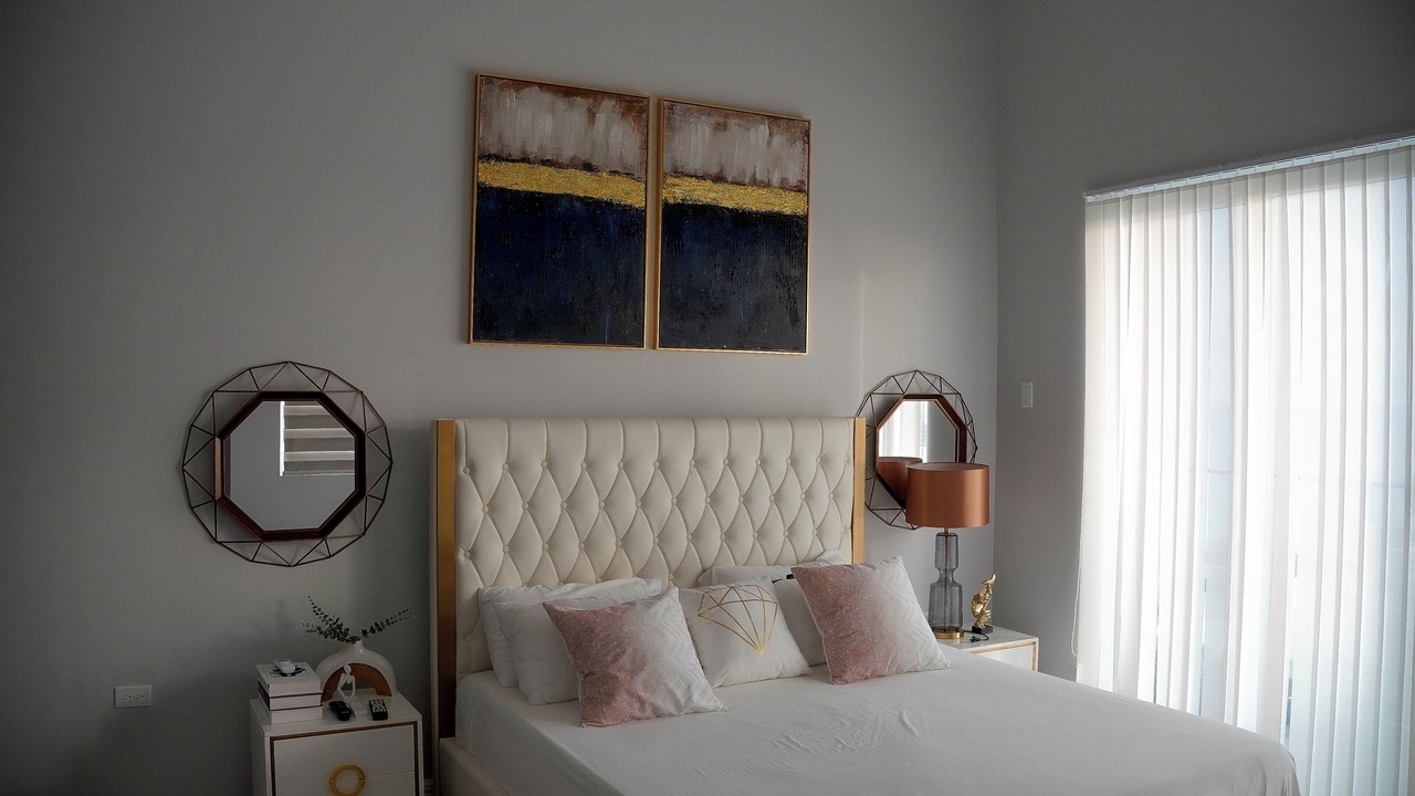 Photo of Bedroom in Whitehouse