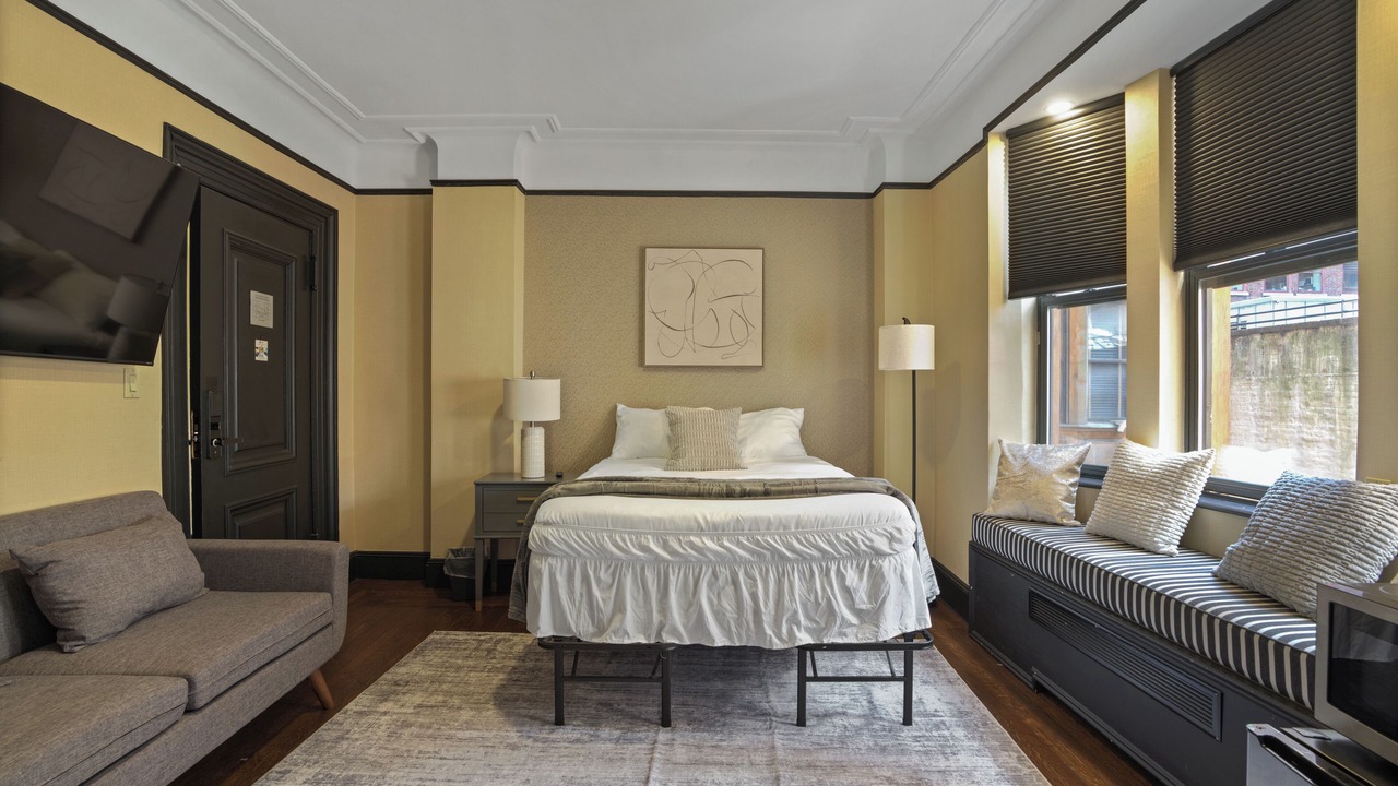 Photo of Bedroom in Midtown East
