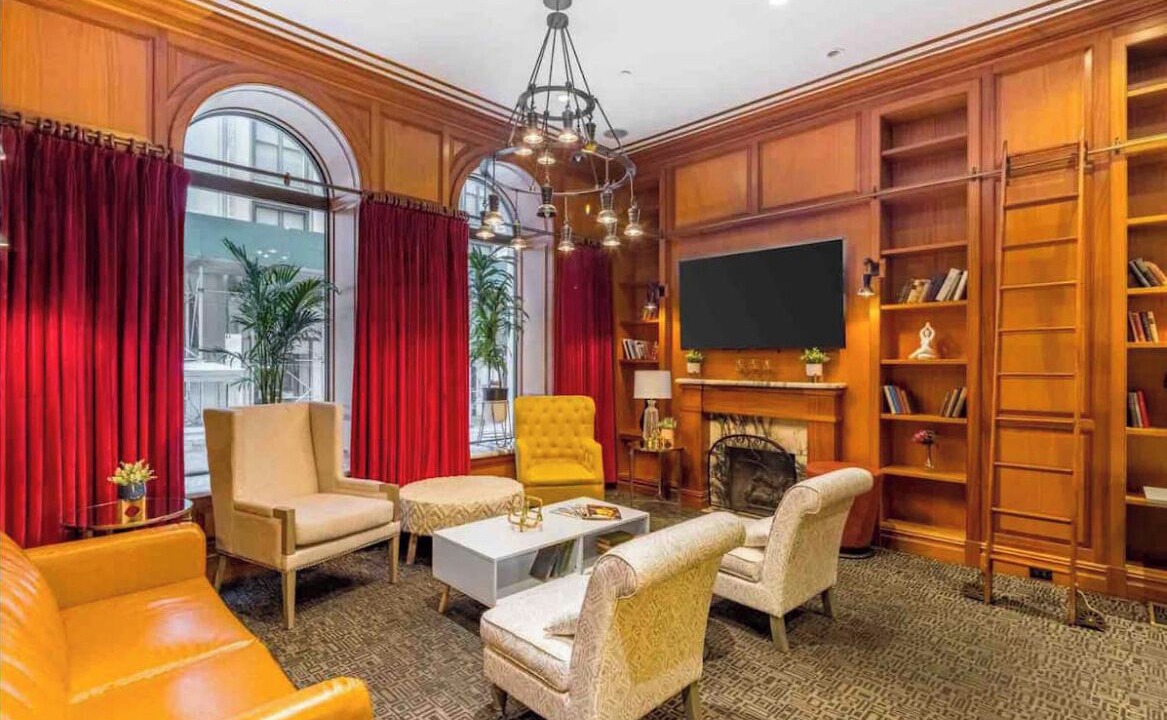 Photo of Livingroom in Midtown East