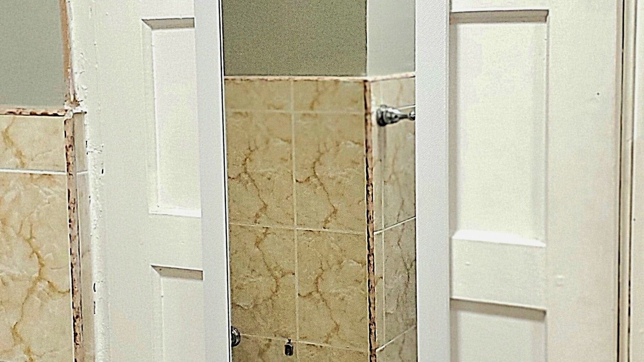 Photo of Bathroom in Molynes Gardens