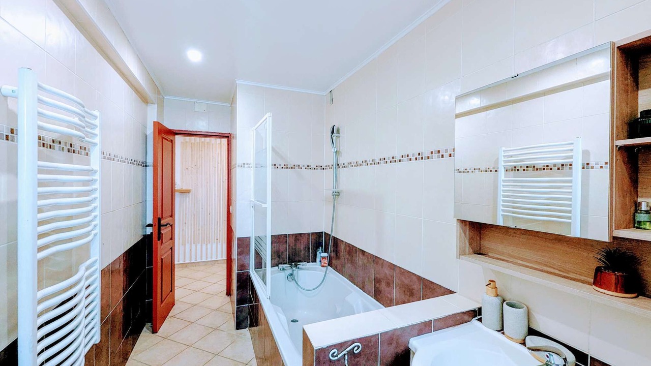 Photo of Bathroom in Fontenay-aux-Roses