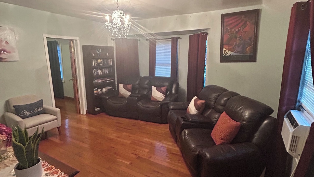 Photo of Livingroom in Queens