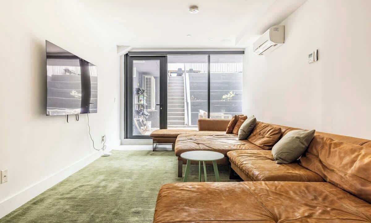 Photo of Livingroom in Greenpoint