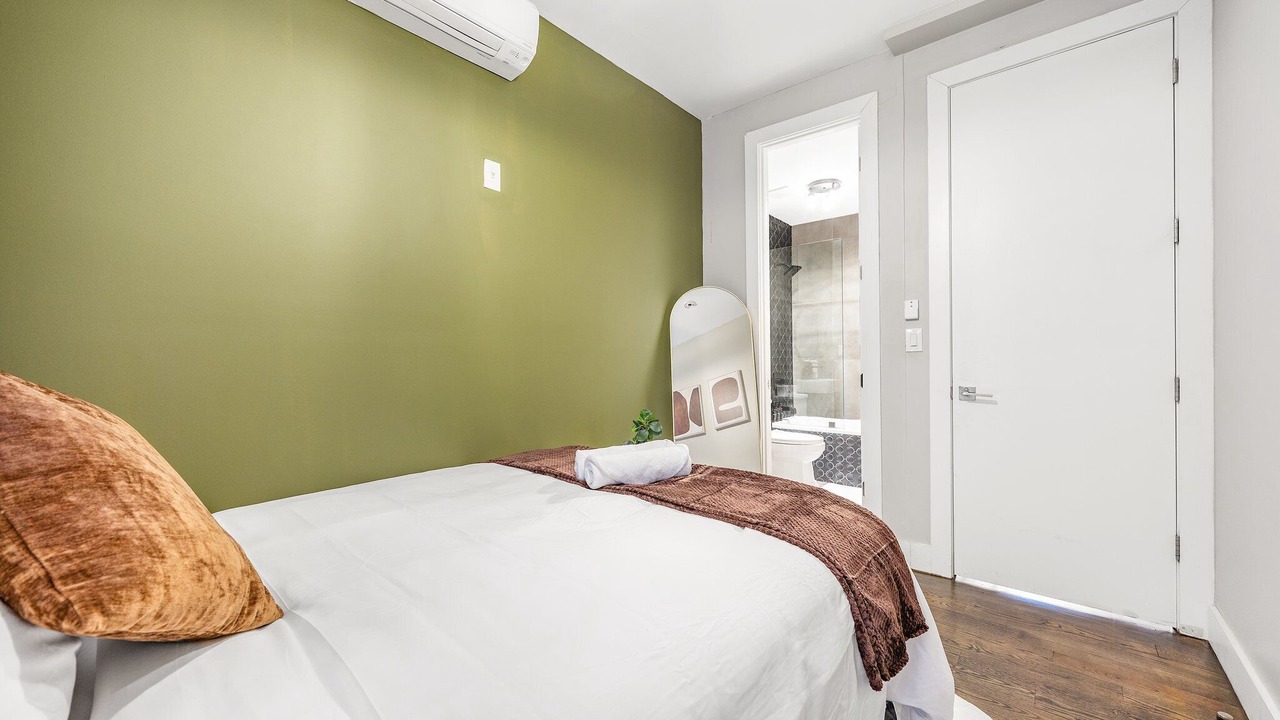 Photo of Bedroom in Williamsburg