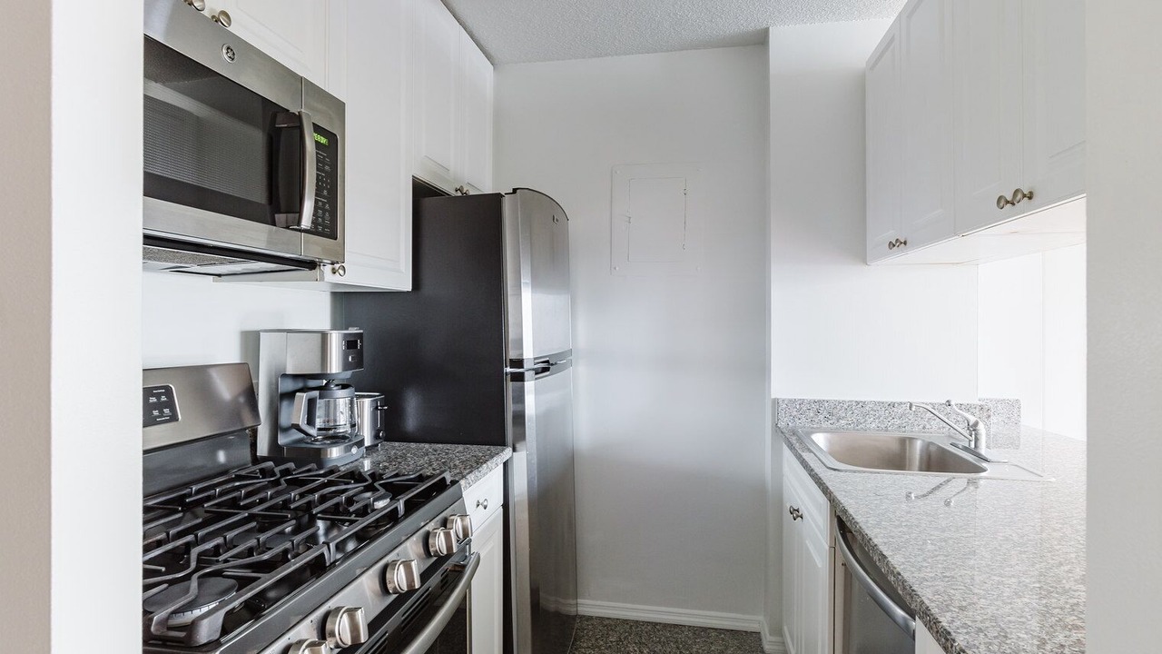 Photo of Kitchen in Tudor City