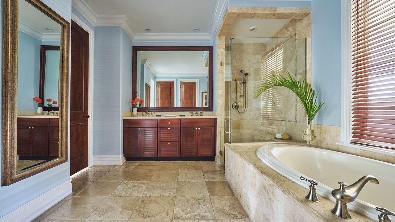 Photo of Bathroom in Rokers Point