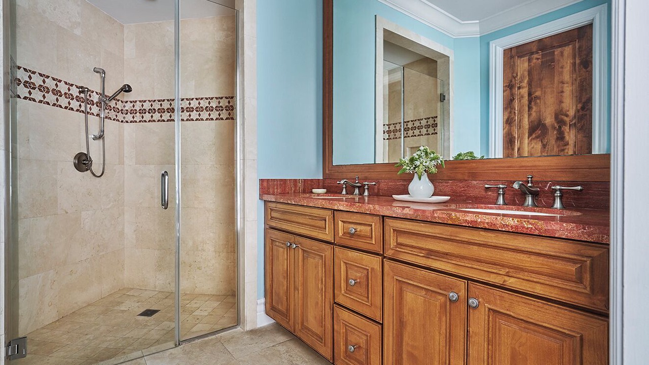 Photo of Bathroom in Rokers Point