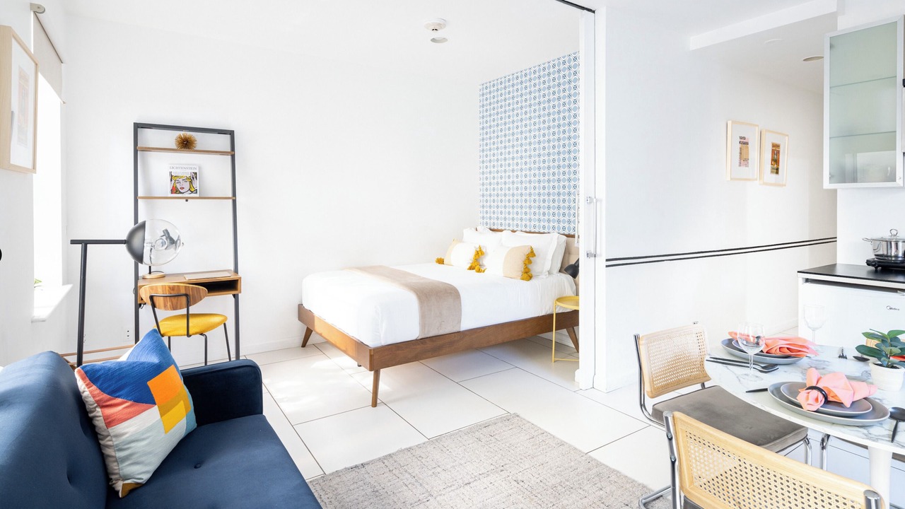 Photo of Livingroom in Midtown East