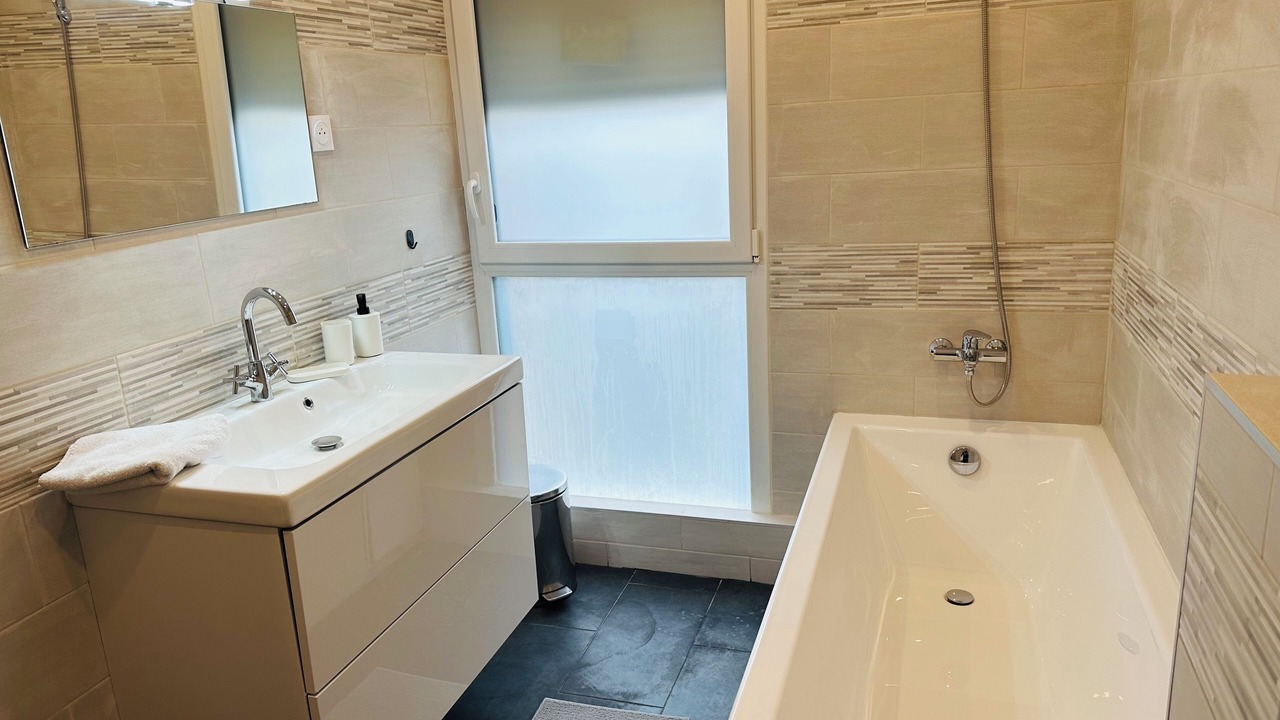 Photo of Bathroom in Antony