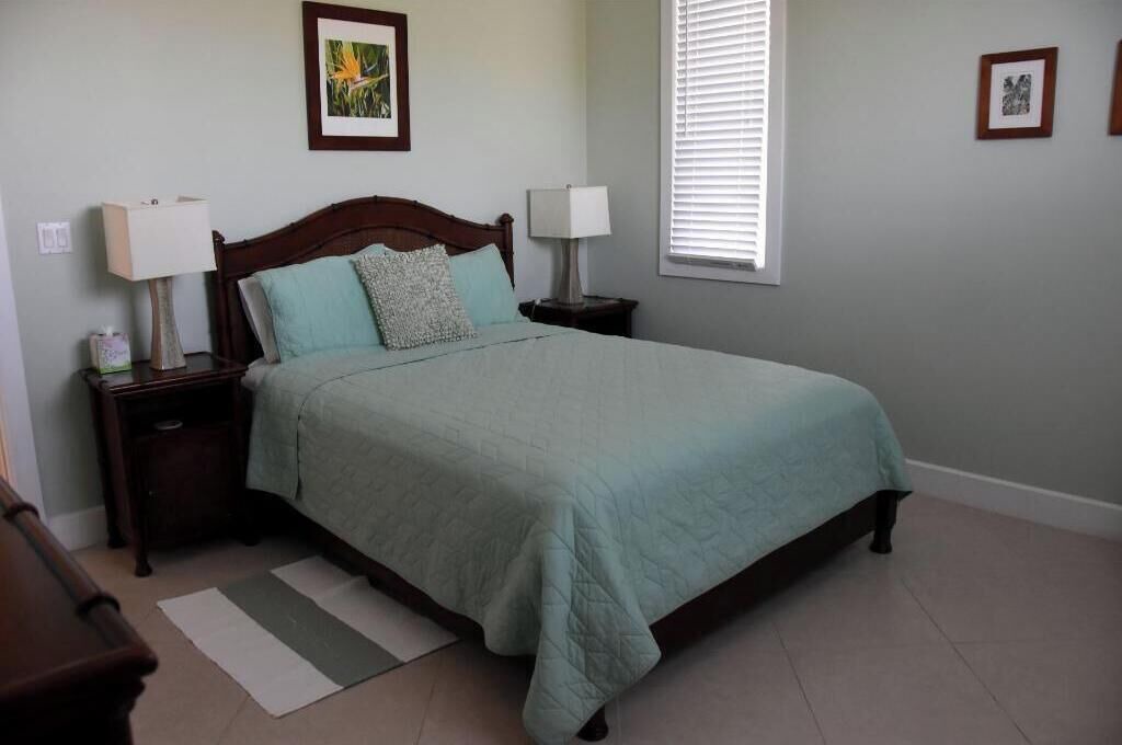 Photo of Bedroom in Green Turtle Cay