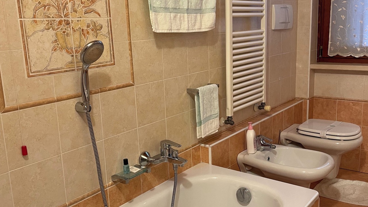 Photo of Bathroom in Ovest