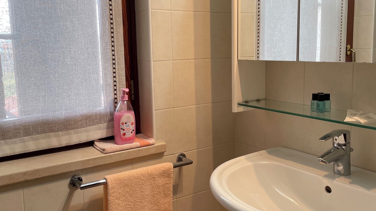 Photo of Bathroom in Ovest
